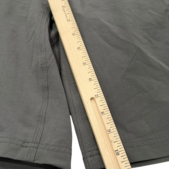Huk Performance Fishing Shorts Mens XL Gray Quick Dry Stretch Cargo Utility New - Picture 4 of 11